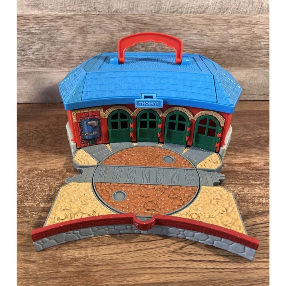 Learning Curve Thomas & Friends Roundhouse/Turntable Folding Carry Case 2002